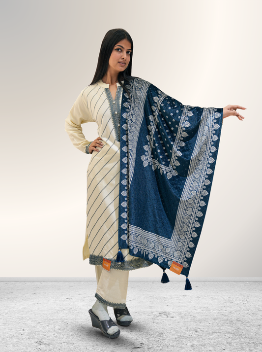 Off White - 3 Piece Woolen Suite