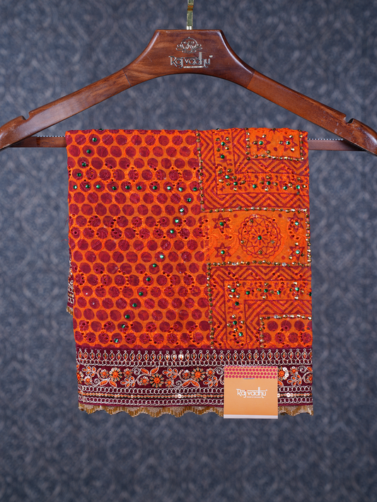 GEORGETTE WITH CHICKEN STRAWAL WITH MAROON LACE AND SUPPORTING HANDWORK LACE