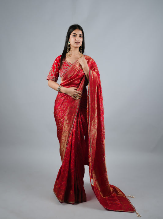 Red Kumudh Silk Saree With Beads Work With Stitch Blouse